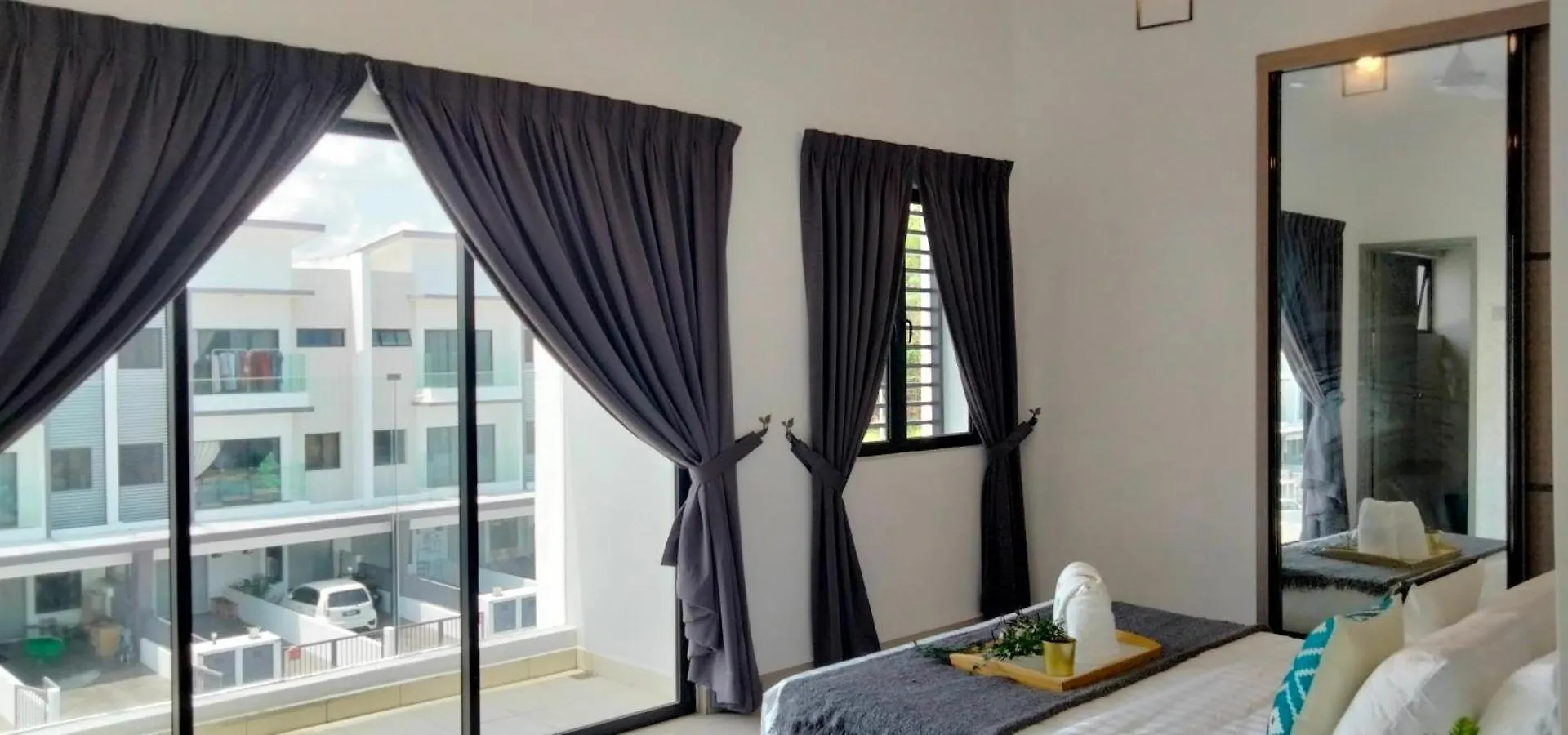 Homestay Modern 2-Storey Townhouse, Taman Orkid I Homebrickz Sepang