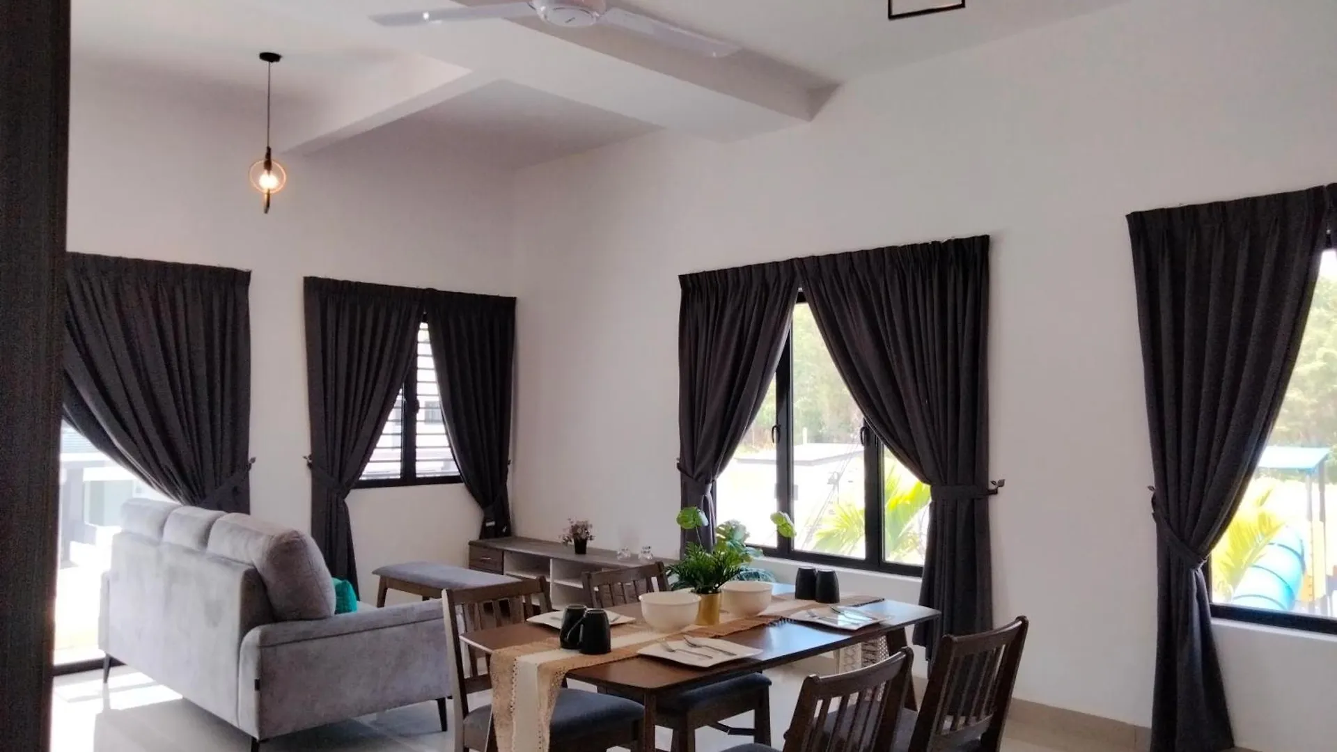 Modern 2-Storey Townhouse, Taman Orkid I Homebrickz Sepang Homestay